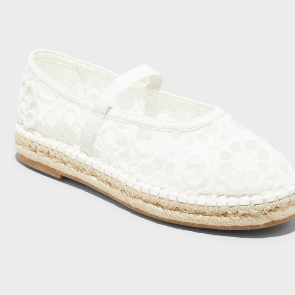 Universal Thread Size 9 White Lace Mary Jane Shoes Flats
